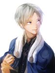  1boy akagami_no_shirayukihime blonde_hair blue_eyes cape fur_trim male_focus prince solo zen_wistalia 