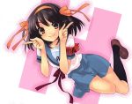  black_hair brown_eyes footwear hairband highres itou_noiji school_uniform short_hair smile socks suzumiya_haruhi suzumiya_haruhi_no_yuuutsu 