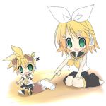  1boy 1girl brother_and_sister chibi kagamine_len kagamine_rin lowres paco siblings twins vocaloid 