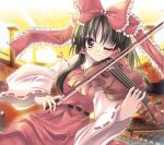  female hakurei_reimu instrument maki_(seventh_heaven_maxion) touhou violin 