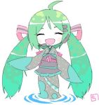  green_hair hatsune_miku headset japanese_clothes kirari_chito long_hair lowres microphone twintails very_long_hair vocaloid water 