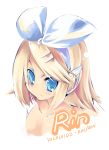  1girl :3 amanooni_touri blonde_hair blue_eyes bow character_name hair_bow hair_ornament hairclip headphones kagamine_rin short_hair simple_background solo tagme vocaloid white_background 