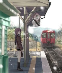  1girl bag footwear kantoku sakura_musubi scarf school_bag school_uniform sera_karen serafuku skirt snowing socks solo train train_station translated winter 