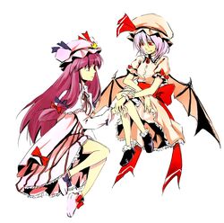  2girls blue_hair hat long_hair panmi patchouli_knowledge purple_hair red_eyes remilia_scarlet ribbon short_hair touhou wings 