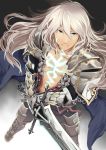  1boy annojou_haruto armor balmung_(fate/apocrypha) dark_skin fate/apocrypha fate/grand_order fate_(series) green_eyes highres long_hair looking_at_viewer male_focus platinum_blonde saber_of_black solo sword weapon white_hair 