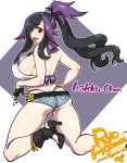  1girl agawa_ryou anklet ass black_hair breasts denim denim_shorts fang gloves high_heels huge_breasts jewelry kneeling looking_at_viewer looking_back multicolored_hair pointy_ears purple_hair red_eyes short_shorts shorts sideboob single_glove solo thighs 