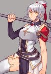  1girl armor bow breastplate commentary detached_sleeves grey_background hair_bow hair_bun lipe-san looking_at_viewer original ponytail shoulder_armor sidelocks silver_hair simple_background single_sleeve smile solo thigh-highs warhammer weapon willa_(exuberantcurtain) yellow_eyes 