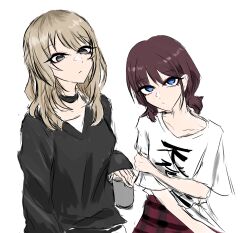  2girls black_choker black_sweater blue_eyes brown_hair can choker closed_mouth commentary girls_band_cry grey_eyes grey_hair highres holding holding_can holding_own_arm iseri_nina jo8blhrvkta6duw kawaragi_momoka long_hair long_sleeves low_twintails multiple_girls red_eyes shikai_no_sumi_kuchiru_oto shirt short_hair short_twintails simple_background sleeves_past_wrists sweater twintails white_background white_shirt 