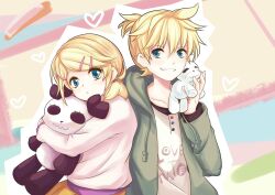  1boy 1girl absurdres blue_eyes brother_and_sister collarbone eyelashes green_jacket hair_ornament hairclip heart highres hugging_doll hugging_object jacket kagamine_len kagamine_rin long_sleeves ponytail shirt short_hair siblings song_name stuffed_animal stuffed_panda stuffed_toy suki_kirai_(vocaloid) varinr vocaloid white_shirt 