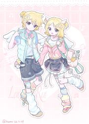  1boy 1girl :d asymmetrical_legwear bag blonde_hair blue_shirt blue_shorts blue_skirt blush_stickers brother_and_sister closed_mouth clothes_writing collared_shirt commentary dated double-parted_bangs english_commentary frilled_skirt frills full_body green_eyes green_vest hair_between_eyes hair_ornament hand_up headphones headphones_around_neck highres hood hooded_vest hoodie jacket kagamine_len kagamine_rin knee_pads kneehighs long_sleeves looking_at_viewer loose_socks mismatched_legwear omunako13 open_clothes open_mouth open_vest outline parted_bangs pink_background pink_jacket shirt short_hair short_sleeves shorts siblings single_knee_pad skirt smile socks standing standing_on_one_leg striped_clothes striped_socks twins twitter_username two_side_up v vest vocaloid white_outline white_shirt white_socks wing_hair_ornament wings 