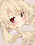  1girl bangs blonde_hair blush close-up closed_mouth commentary_request eyebrows_visible_through_hair fate/kaleid_liner_prisma_illya fate_(series) floating_hair from_side grey_background highres illyasviel_von_einzbern long_hair looking_at_viewer looking_back mimelond red_eyes simple_background solo twitter_username upper_body 