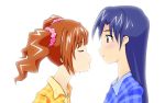  blush closed_eyes highres idolmaster kisaragi_chihaya kiss multiple_girls takatsuki_yayoi twintails wallpaper yorozu_taro 