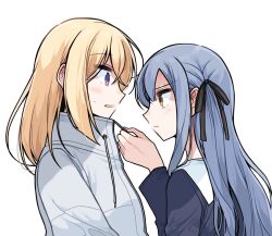  2girls bang_dream! bang_dream!_it's_mygo!!!!! black_ribbon blonde_hair blue_hair blush clipe closed_mouth commentary hair_ribbon jacket long_hair long_sleeves misumi_uika multiple_girls open_mouth ribbon sidelocks simple_background sweatdrop togawa_sakiko violet_eyes white_background white_jacket yellow_eyes yuri zipper_pull_tab 