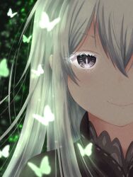  1girl black_dress bug butterfly close-up commentary_request dress echidna_(re:zero) glowing glowing_butterfly glowing_eye green_background green_butterfly green_light grey_eyes grin hair_between_eyes highres kaedemarine long_hair re:zero_kara_hajimeru_isekai_seikatsu smile white_hair 