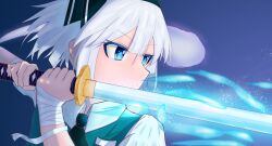  1girl absurdres ascot bandaged_arm bandages black_ascot blue_eyes chinese_commentary commentary_request fighting_stance green_vest highres holding holding_sword holding_weapon katana konpaku_youmu konpaku_youmu_(ghost) lekov shirt short_hair solo sword touhou upper_body v-shaped_eyebrows vest weapon white_hair white_shirt 