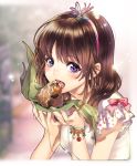  1girl absurdres bangs blurry blurry_background blush bow bracelet brown_hair butterfly_hair_ornament chushengdao commentary_request eating eyebrows_visible_through_hair eyelashes fingernails food gem hair_ornament hairband highres holding holding_food jewelry kodomo_no_hi leaf light_particles lips looking_at_viewer medium_hair nail_polish open_mouth original pink_bow pink_hairband pink_nails polka_dot saliva shirt short_sleeves solo upper_body violet_eyes white_shirt zongzi 