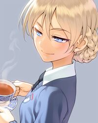  1girl black_necktie blonde_hair blue_sweater blush braid closed_mouth cup darjeeling drink emblem eyebrows_visible_through_hair french_braid girls_und_panzer grey_background hair_between_eyes liquid long_sleeves looking_afar necktie pairan saucer school_uniform shiny shiny_hair short_hair simple_background smile smoke solo st._gloriana&#039;s_(emblem) st._gloriana&#039;s_school_uniform steam sweater tea teacup tsurime upper_body 