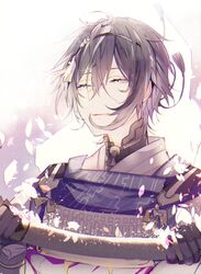  1boy black_gloves black_hair blue_eyes gloves highres japanese_clothes katana male_focus mikazuki_munechika petals poni_(rito) sheath sheathed smile sword touken_ranbu upper_body weapon 