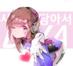  1girl :3 blush bodysuit brown_hair character_name d.va_(overwatch) eyebrows_visible_through_hair heart looking_at_viewer one_eye_closed overwatch panza smile solo twitter_username yellow_eyes 