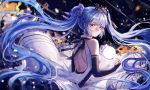  1girl bare_shoulders black_gloves blue_hair dress elbow_gloves fingerless_gloves floating_hair gloves hatsune_miku highres long_hair looking_back mento nail_polish solo twintails very_long_hair vocaloid white_dress yellow_eyes 