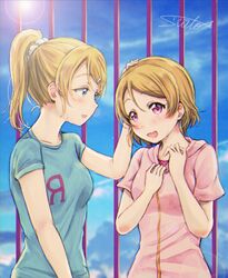  2girls ayase_eli blonde_hair blue_eyes blue_shirt brown_hair hair_ornament hairpin hand_on_another&#039;s_head highres hood hoodie koizumi_hanayo love_live! love_live!_school_idol_project multiple_girls pink_shirt ponytail railing scrunchie shirt short_hair short_sleeves signature suito sun t-shirt upper_body violet_eyes 