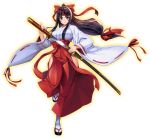  1girl black_hair bow breasts clog_sandals closed_mouth full_body hair_bow hair_ribbon hakama headband hip_vent holding holding_sword holding_weapon japanese_clothes katana large_breasts long_hair long_sleeves looking_at_viewer low-tied_long_hair miko official_art ponytail queen&#039;s_blade queen&#039;s_blade_unlimited red_hakama ribbon ribbon-trimmed_sleeves ribbon_trim sheath sidelocks smile solo standing sword tabi tomoe transparent_background unsheathing violet_eyes weapon wide_sleeves 