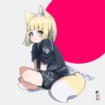  1girl animal_ear_fluff animal_ears bangs barefoot between_legs black_kimono blonde_hair blue_eyes blush closed_mouth commentary_request eyebrows_visible_through_hair facial_mark fox_ears fox_girl fox_tail grey_background hand_between_legs highres japanese_clothes kimono kuro-chan_(kuro_kosyou) kuro_kosyou looking_at_viewer looking_to_the_side original red_background short_eyebrows short_sleeves sitting soles solo tail tasuki thick_eyebrows two-tone_background 
