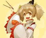  1girl :3 :d bowl brown_eyes brown_hair chopsticks commentary_request hair_between_eyes hat holding holding_bowl holding_chopsticks japanese_clothes mini_hat open_mouth rice sengoku_collection short_hair smile solo totteri toyotomi_hideyoshi_(sengoku_collection) turtleneck twintails upper_body wide_sleeves yellow_background 