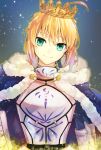  1girl ahoge armor artoria_pendragon_(all) blonde_hair blue_background cape closed_mouth crown fate/stay_night fate_(series) fur_trim green_eyes highres looking_at_viewer saber short_hair smile solo tomozero 