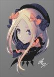  1girl abigail_williams_(fate/grand_order) arikanrobo bangs black_bow black_hat blonde_hair blue_eyes bow commentary_request fate/grand_order fate_(series) grey_background hair_bow hat highres long_hair looking_at_viewer orange_bow parted_bangs parted_lips polka_dot polka_dot_bow portrait signature simple_background solo 