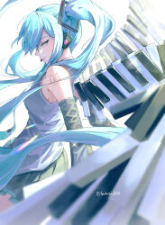  1girl absurdres artist_name baksa_030 black_skirt black_sleeves blue_eyes closed_mouth detached_sleeves from_side grey_shirt hatsune_miku headphones headset highres instrument long_hair looking_at_viewer piano shirt skirt sleeveless sleeveless_shirt solo sparkle twintails twitter_username vocaloid white_background white_shirt 