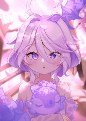  1girl ahoge alternate_color bare_shoulders blush collarbone commentary_request drop-shaped_pupils furina_(genshin_impact) genshin_impact gentilhomme_usher hair_between_eyes heterochromia highres himeken01 holding long_sleeves looking_at_viewer mademoiselle_crabaletta medium_hair multicolored_hair off_shoulder purple_hair purple_pupils solo streaked_hair surintendante_chevalmarin symbol-shaped_pupils upper_body violet_eyes white_hair 