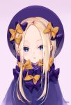  1girl abigail_williams_(fate/grand_order) arms_at_sides bangs black_bow black_dress black_hat blonde_hair blue_eyes blush bow commentary_request dress eyebrows_visible_through_hair eyes_visible_through_hair fate/grand_order fate_(series) forehead hair_bow hat head_tilt highres jewriel long_hair long_sleeves looking_at_viewer orange_bow parted_bangs parted_lips pink_background polka_dot polka_dot_bow simple_background solo 