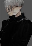  1boy black_eyes black_jacket chains earrings grey_background hair_over_one_eye hirota_tsuu jacket jewelry long_sleeves looking_at_viewer male_focus original parted_lips ring silver_hair simple_background smile solo upper_body 