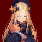  1girl abigail_williams_(fate/grand_order) bangs black_bow black_dress black_hat blonde_hair blue_eyes blush bow closed_mouth commentary_request dress fate/grand_order fate_(series) forehead hair_bow hat holding holding_stuffed_animal kisei2 long_hair long_sleeves looking_at_viewer orange_bow parted_bangs polka_dot polka_dot_bow red_background simple_background sleeves_past_wrists smile solo stuffed_animal stuffed_toy teddy_bear very_long_hair 