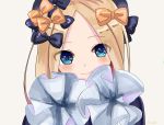  1girl abigail_williams_(fate/grand_order) bangs beige_background black_bow black_dress black_hat blonde_hair blue_eyes bow closed_mouth commentary_request dress eyebrows_visible_through_hair fate/grand_order fate_(series) forehead hair_bow hands_up hat hatsuse_(h2sn000) head_tilt highres long_hair long_sleeves looking_at_viewer orange_bow parted_bangs simple_background sleeves_past_wrists smile solo 