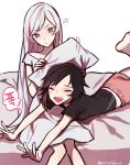  2girls anger_vein bed blue_eyes commentary_request ecru multiple_girls pajamas pillow ruby_rose rwby scar scar_across_eye speech_bubble translation_request weiss_schnee white_hair 