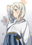  1girl alternate_costume arm_behind_head arm_up blue_eyes blunt_ends bob_cut elbow hair_ornament hairclip hakama hamakaze_(kantai_collection) highres hip_vent japanese_clothes kantai_collection kimono meiji_schoolgirl_uniform silver_hair solo vi3r6ein 