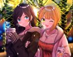  2girls ;d ahoge backlighting bangs blonde_hair blurry blurry_background blush breasts breath brown_coat cleavage closed_mouth coat collarbone cup depth_of_field earrings eyebrows_visible_through_hair eyelashes flower fur_collar fur_trim green_eyes hair_flower hair_ornament hand_on_another&#039;s_arm hayami_kanade heart heart_necklace highres holding holding_cup ichinose_shiki idolmaster idolmaster_cinderella_girls jewelry lens_flare lips long_hair long_sleeves looking_at_viewer miyamoto_frederica multiple_girls nail_polish necklace one_eye_closed open_clothes open_coat open_mouth outdoors parted_bangs pendant pink_coat pink_nails shiny shiny_hair shiomi_shuuko short_hair sleeves_past_wrists smile tareme tomato_omurice_melon yellow_nails 