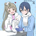  2girls bangs blue_gloves blue_hair blush closed_mouth commentary_request gloves grey_hair hair_between_eyes kisaragi_mizu long_hair love_live! love_live!_school_idol_project minami_kotori mittens multiple_girls one_side_up open_mouth pink_gloves scarf simple_background smile snow snowing snowman sonoda_umi winter winter_clothes yellow_eyes 