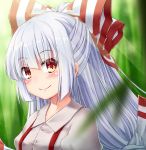  1girl blurry blurry_background blush bow closed_mouth collared_shirt depth_of_field eyebrows_visible_through_hair fujiwara_no_mokou grey_shirt hair_bow light_rays long_hair looking_at_viewer multicolored multicolored_eyes ponytail red_eyes shiny shiny_hair shirt silver_hair smile solo straight_hair sunbeam sunlight suspenders touhou umarutsufuri upper_body very_long_hair yellow_eyes 