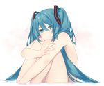  1girl aqua_eyes aqua_hair bangs bathing closed_mouth eyebrows_visible_through_hair fhang gradient gradient_background hand_on_own_arm hatsune_miku heart knees_on_chest knees_up leg_hug legs_together long_hair looking_at_viewer nude partially_submerged pink_background shiny shiny_hair shiny_skin smile solo very_long_hair vocaloid water 