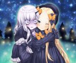  2girls ;) abigail_williams_(fate/grand_order) bags_under_eyes bangs black_bow black_dress black_hat blonde_hair blue_eyes blush bow closed_mouth commentary_request dress fate/grand_order fate_(series) fireflies forehead hair_bow hat highres horn hug lavinia_whateley_(fate/grand_order) long_hair long_sleeves multiple_girls night night_sky one_eye_closed orange_bow outdoors pale_skin parted_bangs parted_lips pine_tree pink_eyes polka_dot polka_dot_bow sidelocks silver_hair sky sleeves_past_fingers sleeves_past_wrists smile star_(sky) starry_sky tree very_long_hair wide-eyed yukihara_nako 