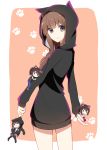  &gt;_&lt; 4girls aa_(sin2324) animal_hood bangs black_legwear blush brown_eyes brown_hair cat_hood closed_mouth cowboy_shot denim eyebrows_visible_through_hair hakama-chan_(aa) holding hood hood_up hoodie japanese_clothes jeans jitome kimono long_hair long_sleeves looking_at_viewer looking_to_the_side miko minigirl multiple_girls original pants paw_background ponytail sleeveless smile solid_oval_eyes standing sweatdrop tareme thigh-highs two-tone_background wavy_mouth white_kimono 