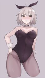  1girl ahoge alternate_costume bangs bare_shoulders black_leotard black_ribbon blush breasts clenched_teeth collarbone contrapposto cowboy_shot cropped_legs detached_collar embarrassed fate/apocrypha fate_(series) from_below full-face_blush grey_background grey_legwear hair_ribbon hand_on_hip highres ichijou_(kr_neru0) jeanne_d&#039;arc_(alter)_(fate) jeanne_d&#039;arc_(fate)_(all) legs_apart leotard looking_down medium_breasts open_mouth pantyhose ribbon silver_hair solo standing strapless strapless_leotard tearing_up tears teeth wrist_cuffs yellow_background 