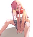  1girl absurdres closed_mouth darling_in_the_franxx green_eyes green_skirt highres horns long_hair long_sleeves looking_at_viewer pink_hair pleated_skirt red_scarf scarf simple_background sitting skirt solo sugar_(dndi888) white_background zero_two_(darling_in_the_franxx) 