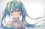  1girl blush eyebrows_visible_through_hair floating_hair green_eyes green_hair hand_on_own_chest hatsune_miku head_tilt highres kawami_nami long_hair looking_at_viewer smile solo twintails upper_body vocaloid 