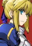  1girl armor artist_name artoria_pendragon_(all) blonde_hair blue_eyes blue_ribbon breastplate close-up fate/stay_night fate_(series) hair_bun hair_ribbon highres inoue_sora puffy_sleeves red_background ribbon saber signature solo upper_body 