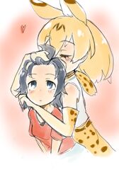  2girls animal_ears bare_shoulders black_hair blonde_hair blush closed_eyes ei_(ss4) elbow_gloves eyebrows_visible_through_hair gloves hand_in_another&#039;s_hair heart highres kaban_(kemono_friends) kemono_friends multicolored_hair multiple_girls serval_(kemono_friends) serval_ears serval_print shirt short_hair skirt t-shirt vest yuri 