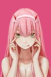  1girl :p bangs blush breasts cleavage closed_mouth darling_in_the_franxx eyebrows_visible_through_hair green_eyes hairband hands_up highres horns lips long_hair medium_breasts nude pink_background pink_hair redpoke shiny shiny_hair simple_background smile solo straight_hair tongue tongue_out tsurime white_hairband zero_two_(darling_in_the_franxx) 